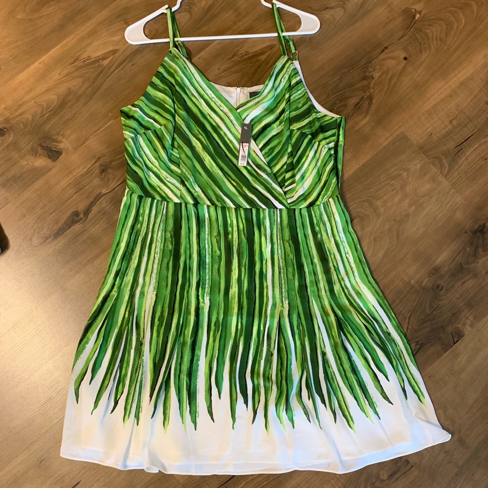 Gorgeous summer dress - NWOT!